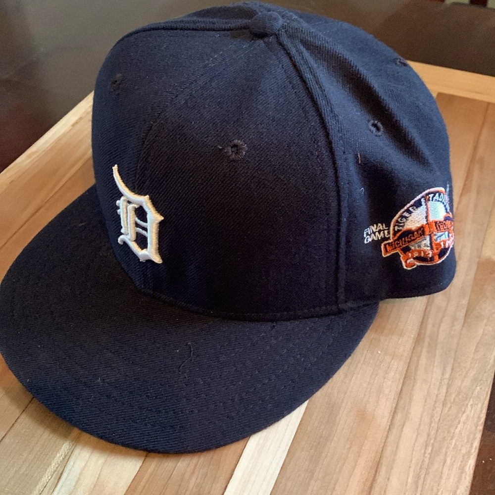 Detroit Tigers . Tigers stadium hat, final game, Michigan, and Trumbull